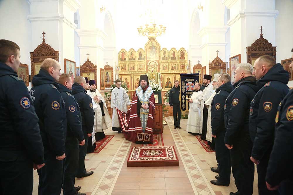 16 января 2024 года в храме великомученика Георгия Победоносца г. Бобруйска Преосвященнейший Серафим