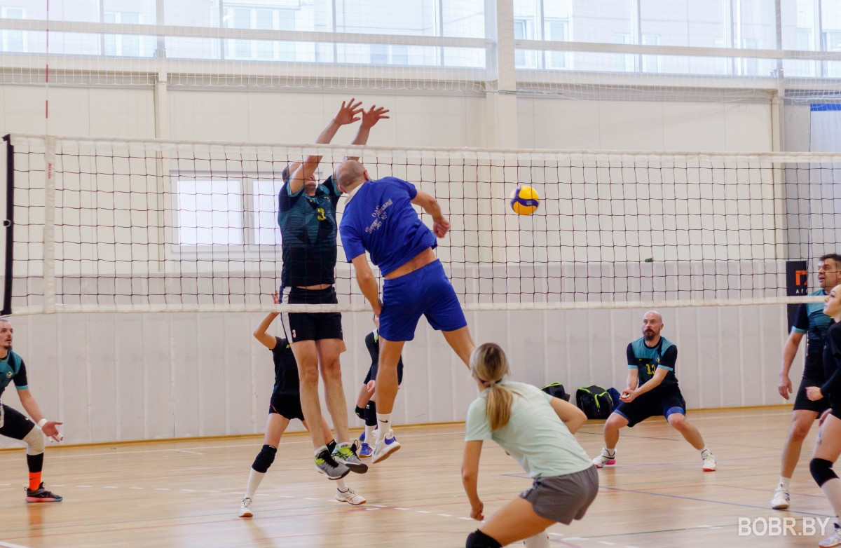 В Бобруйске завершился 1-й чемпионат по волейболу 