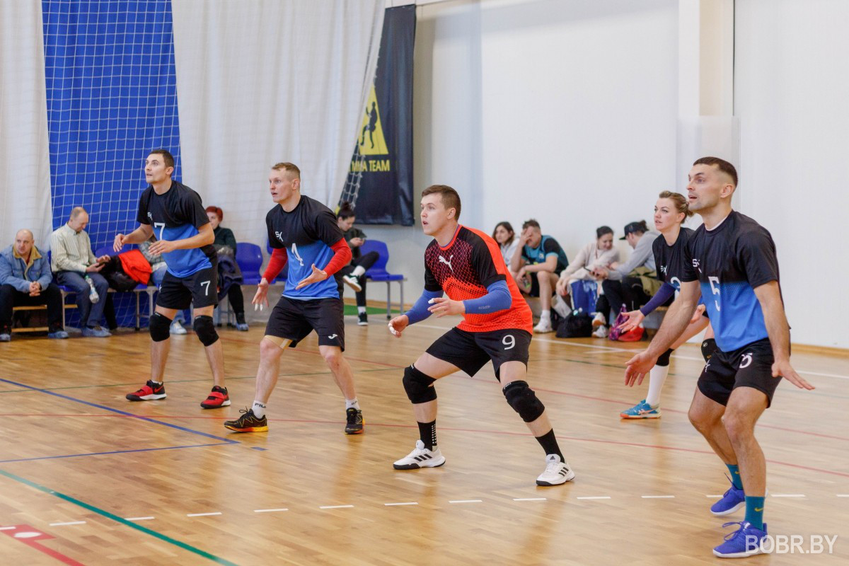 В Бобруйске завершился 1-й чемпионат по волейболу 