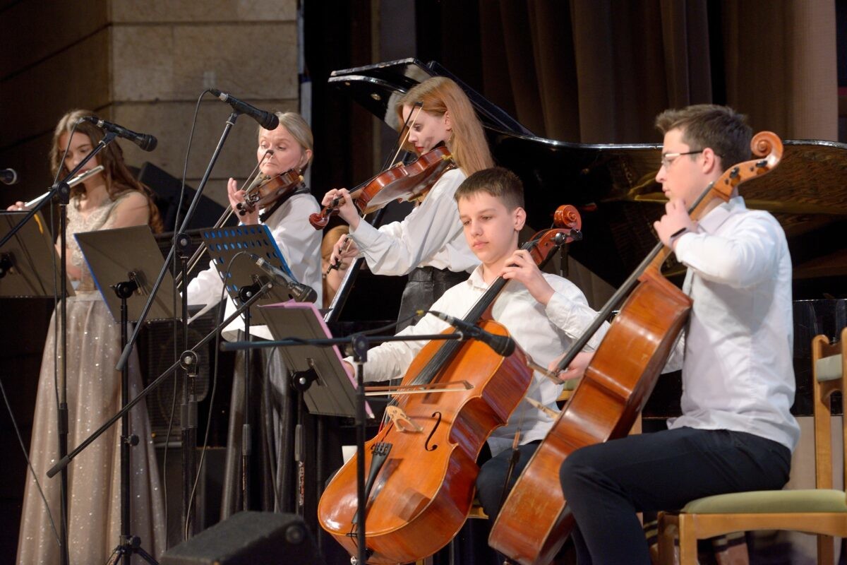 15 мая во Дворце искусств состоялся отчетный концерт Детской школы искусств №1 имени Е.К.Тикоцкого «Откроем музыке сердца!».