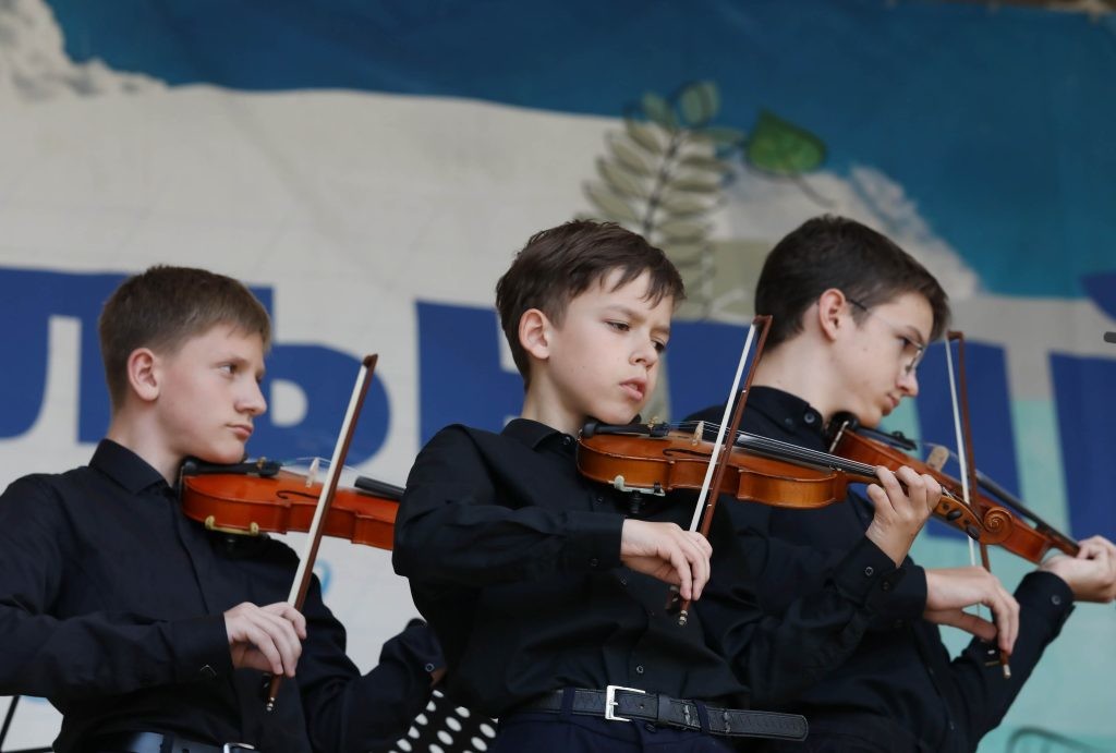 В Минске впервые прошел открытый городской фестиваль «Парад оркестров» с участием 18 оркестров и 400 музыкантов.