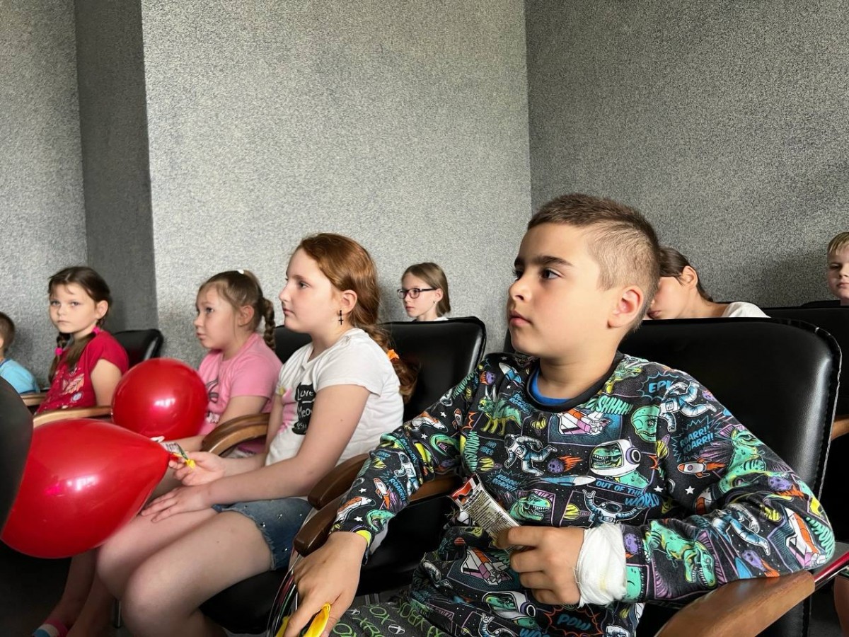 Международный день защиты детей в детской больнице Бобруйска прошел ярко и незабываемо празднично. Этот день стал настоящим торжеством радости, подарив мальчишкам и девчонкам множество положительных эмоций.