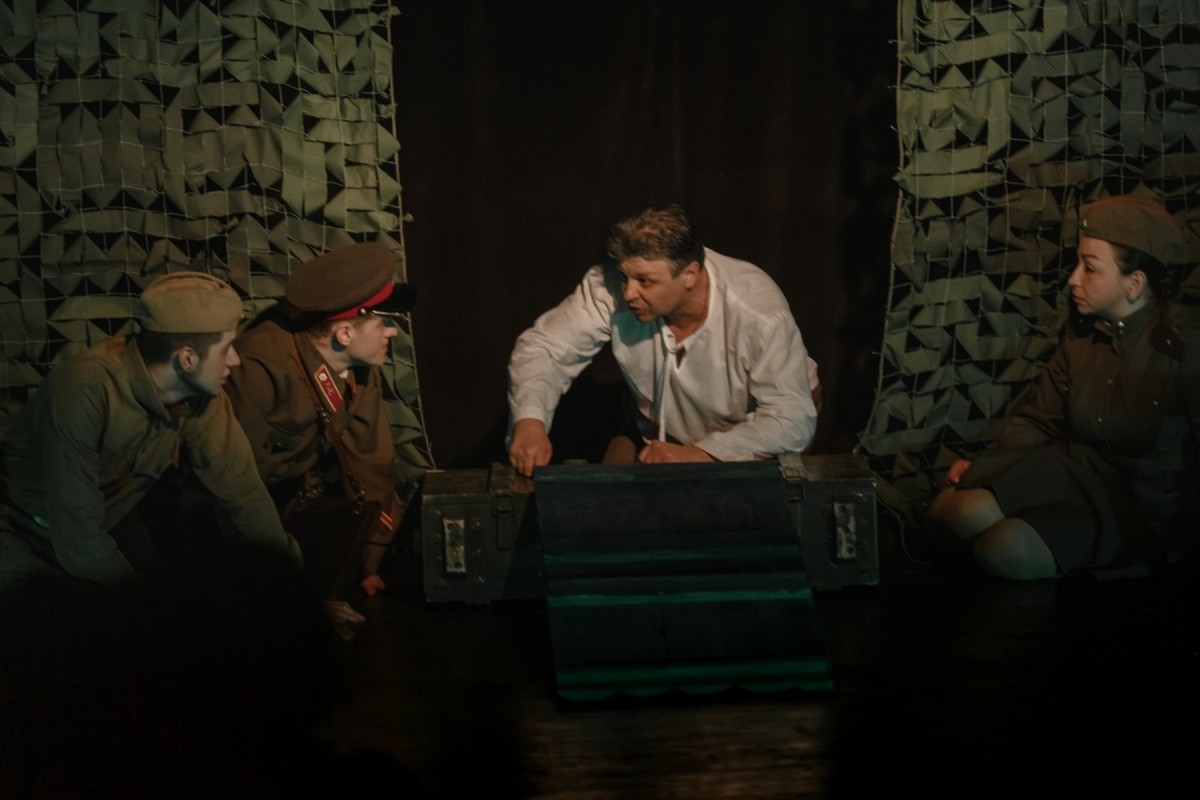 Бобруйский театр приглашает на балладу о солдате «Василий Тёркин»!