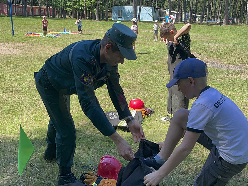 Интенсив-курс по безопасности прошел в детском лагере «Бобренок»
