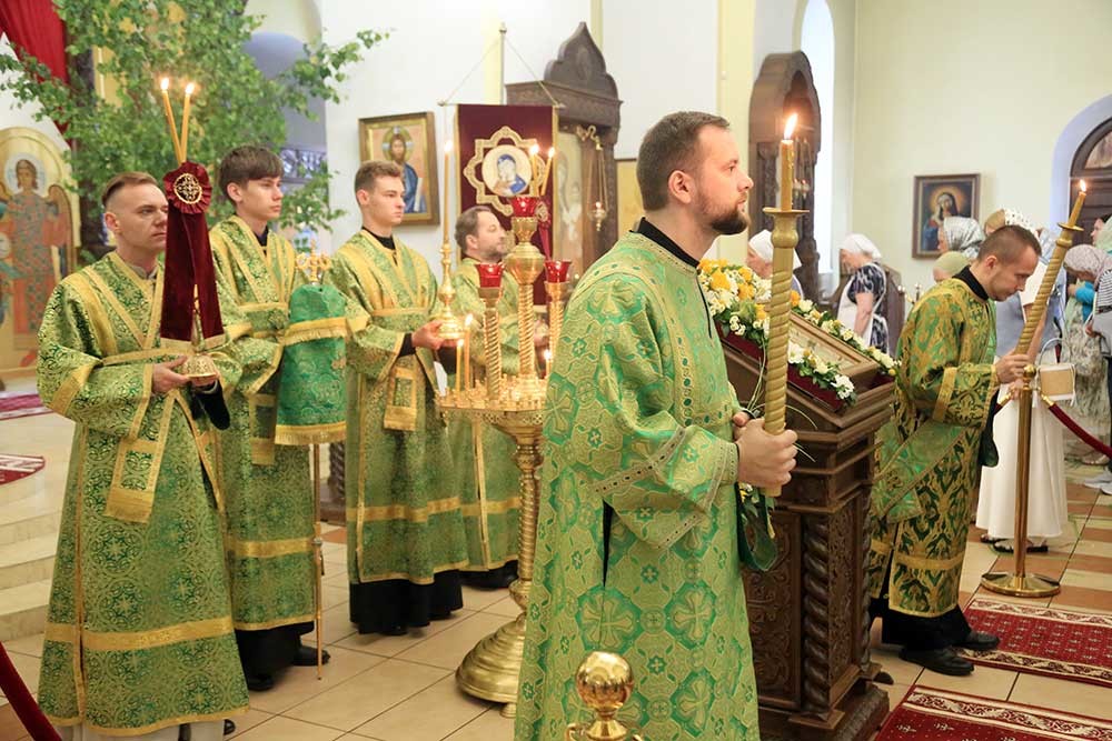 В канун Дня Святой Троицы в Бобруйске в Никольском кафедральном соборе совершено всенощное бдение