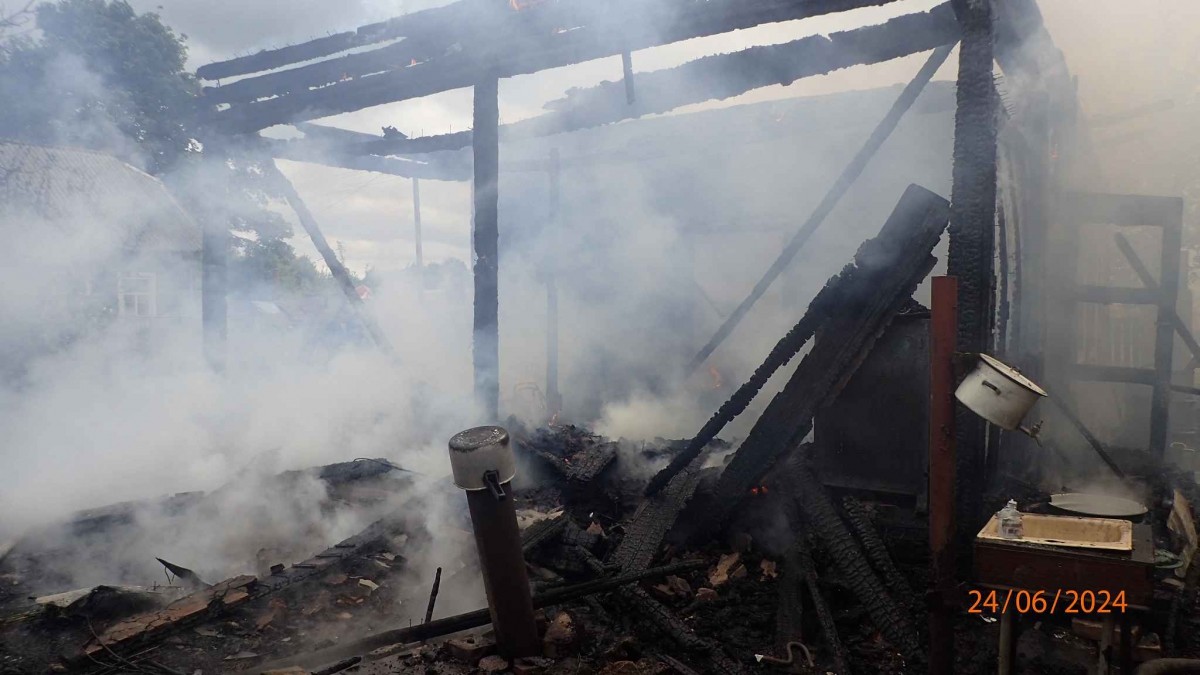 В Бобруйском районе в деревне Михалева-3 горел дом