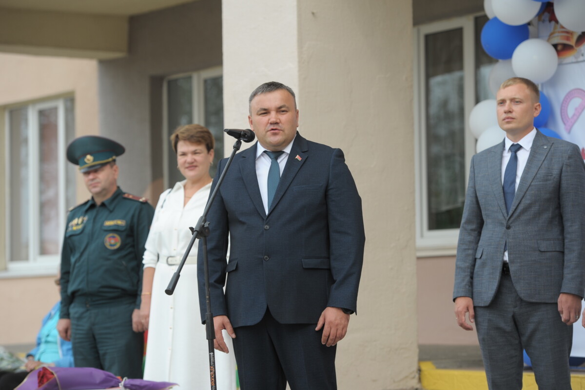 Первый звонок, оповещающий о начале учебного года, прозвучал сегодня во всех школах Бобруйского района.