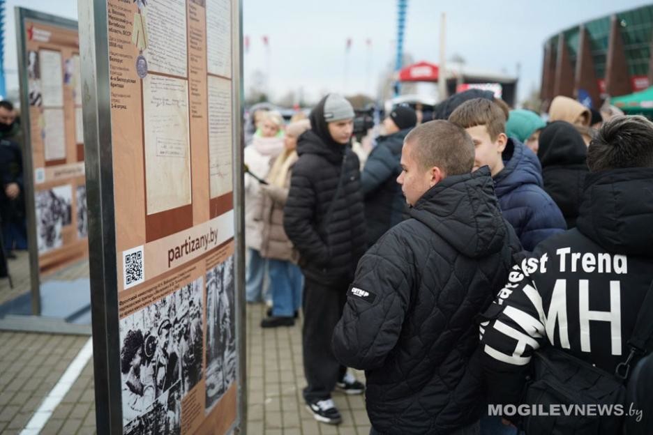 Выставку «Подвиги и судьбы партизан в документах» представили в Бобруйске