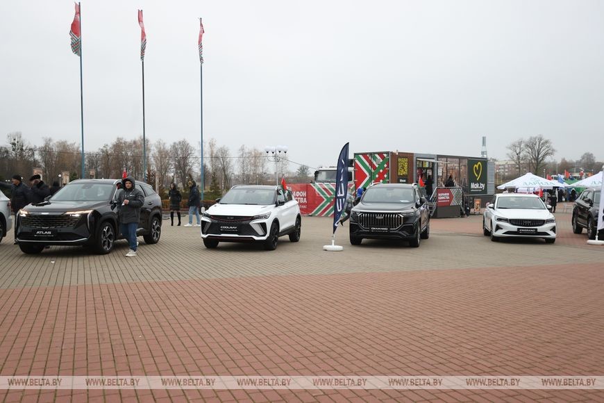 Весь модельный ряд автомобилей БЕЛДЖИ представлен в Бобруйске на площадке возле Ледового дворца