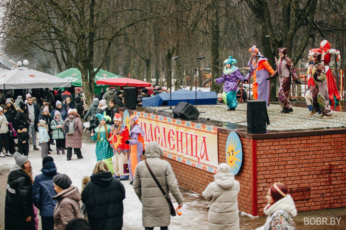 масленица в городском парке