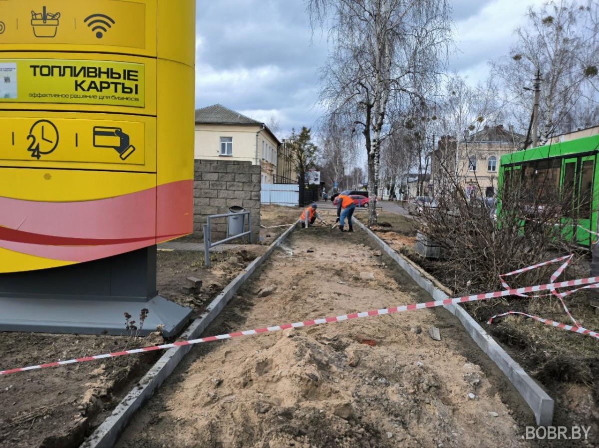 укладка тротуарной плитки на улице Пушкина в Бобруйске