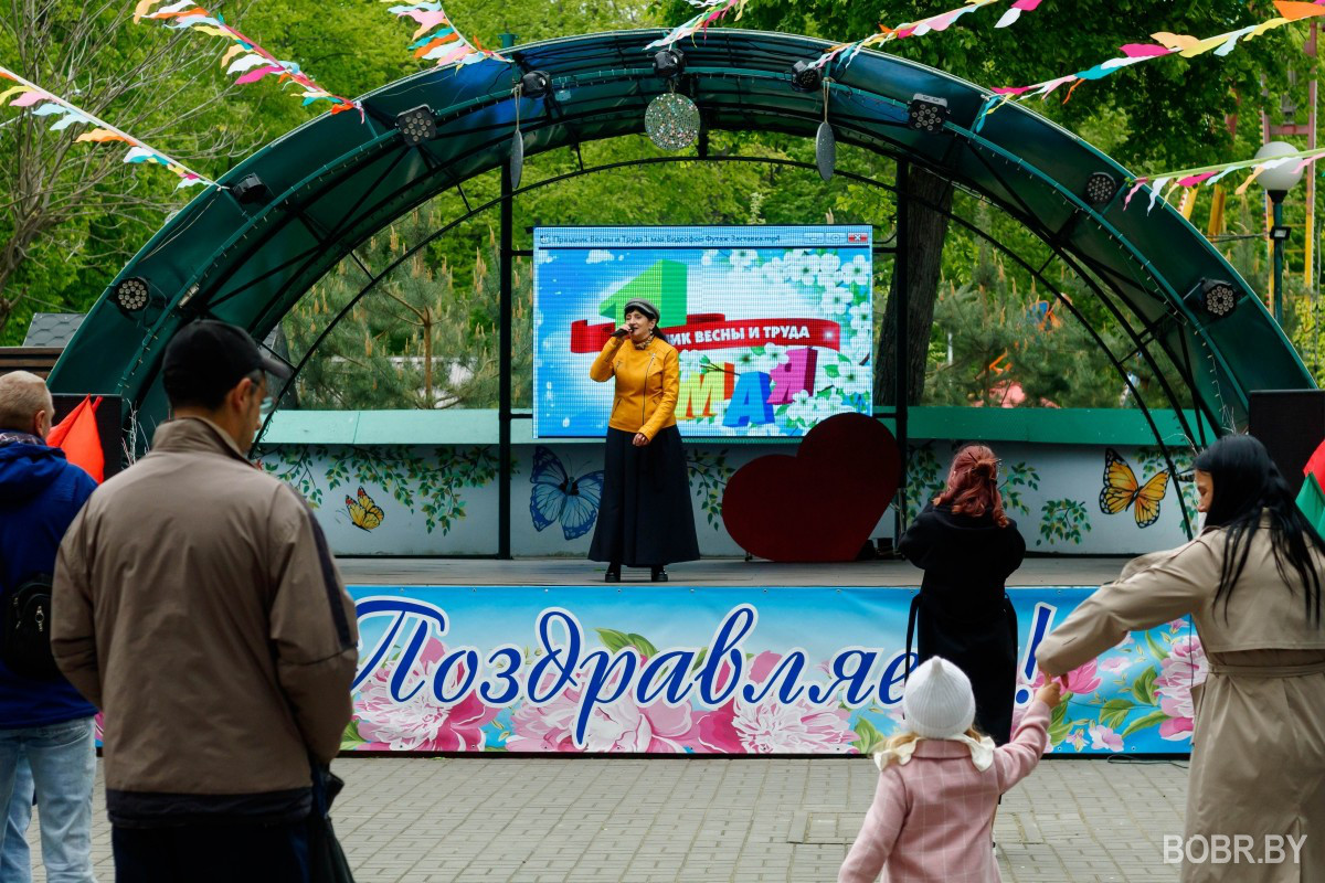 День весны и труда в городском парке. Фоторепортаж