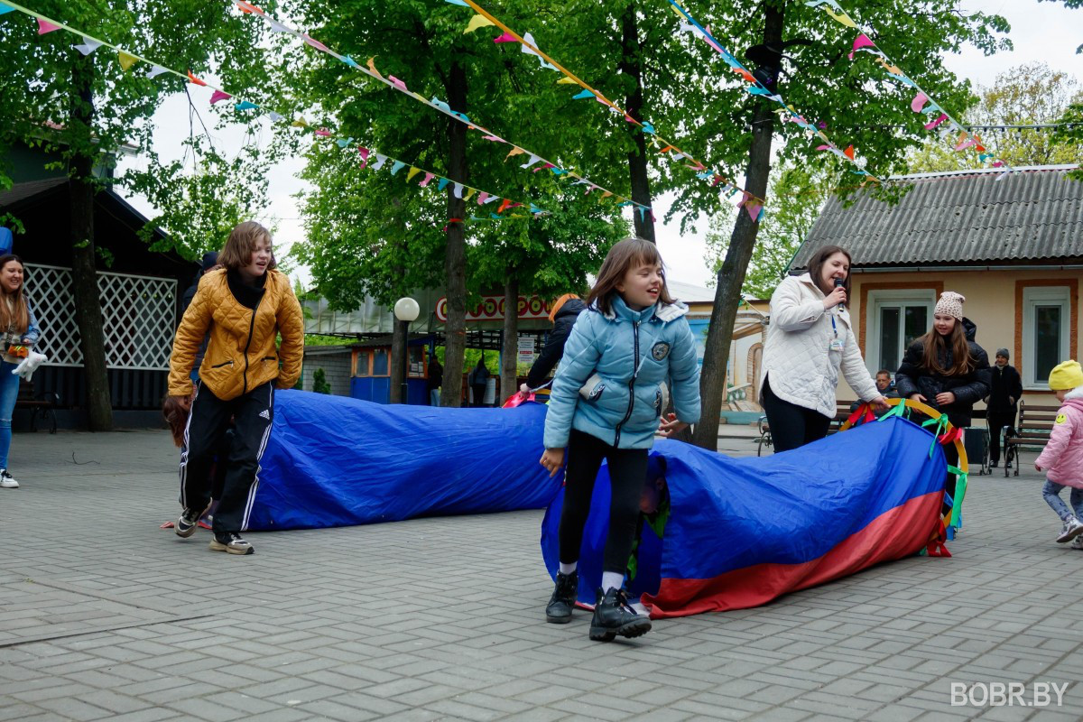 День весны и труда в городском парке. Фоторепортаж