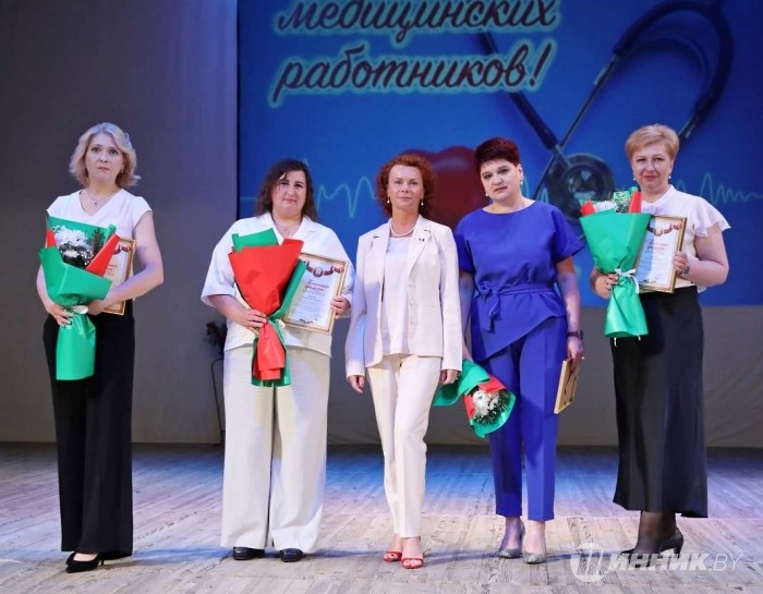 Медработник «Белшины» получила награду от главврача БЦБ