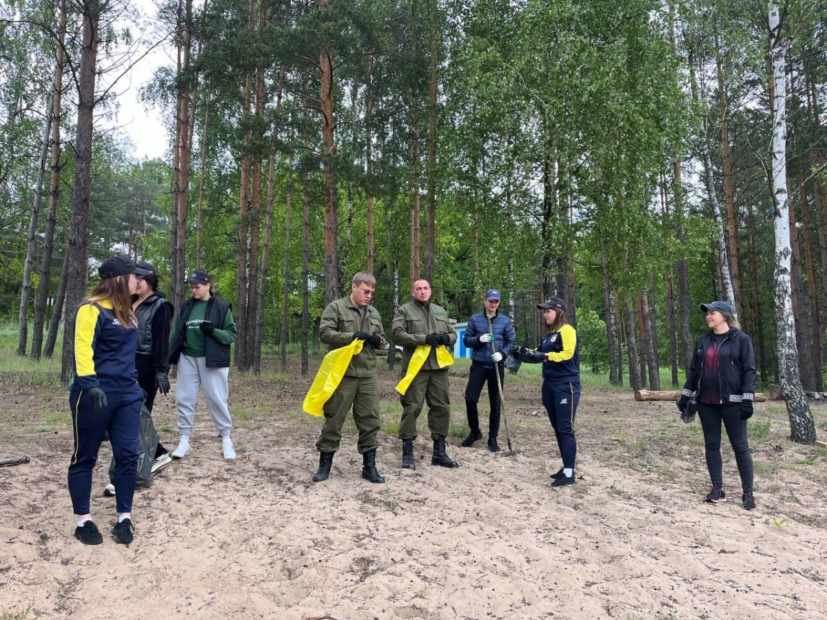 Белый Берег ещё краше! Молодежь Бобруйщины приняла участие в экологической акции