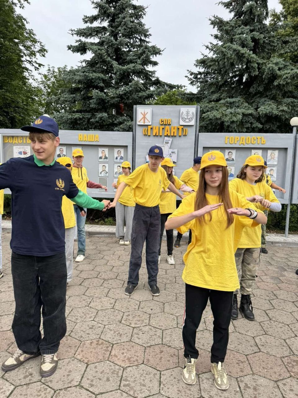 День молодежи и студенчества начался с зарядки!