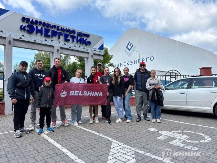 Ракетки, воланы, азарт. Шинники дебютировали в бадминтоне