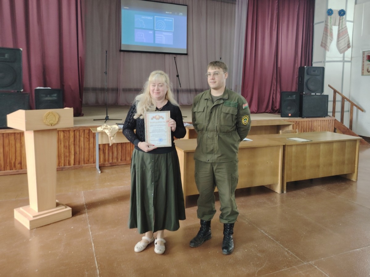 В Бобруйске выросло дерево добра: колледж открыл точку сбора пластиковых крышечек