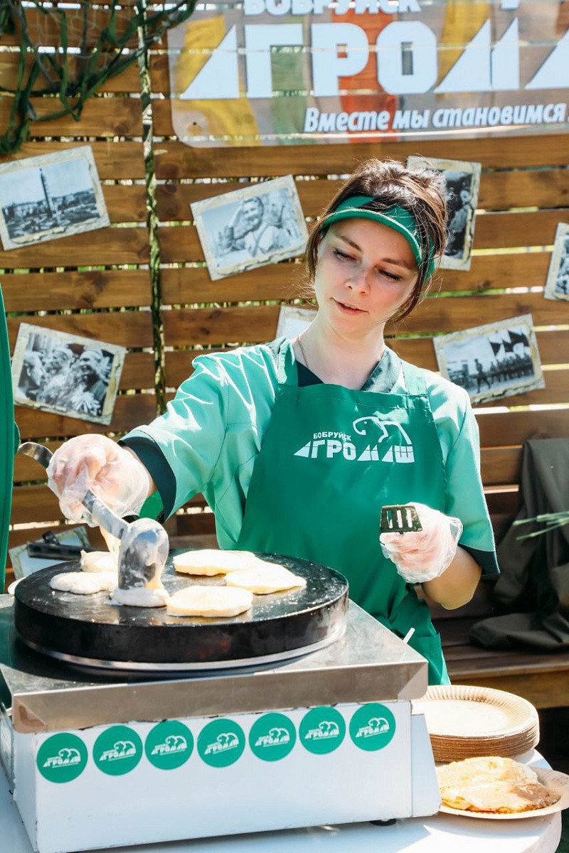 «Бобруйскагромаш» угощал бобруйчан вкусными агромашевскими закусками