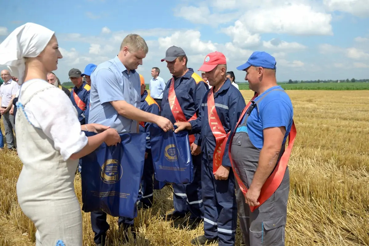 Свята першага снапа. У Бабруйскім раёне прайшлі «Зажынкі»