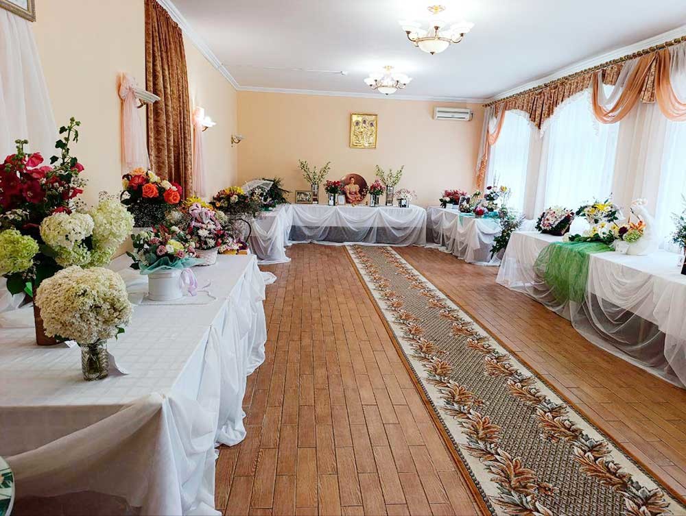 В Бобруйске прошел конкурс-выставка живых цветов «Цветы для святой Елисаветы»