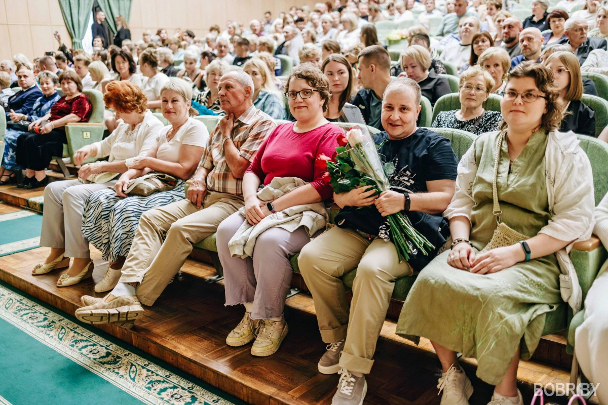 Променад длиною в 80 лет: как Бобруйск закрыл театральный сезон историей одной улицы