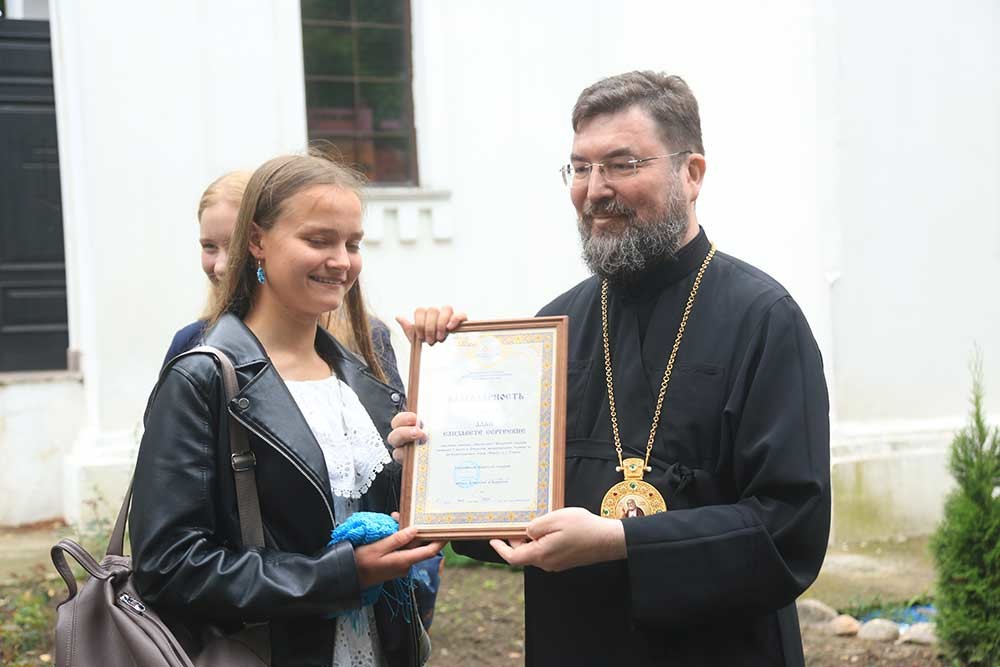 Епископ Серафим встретился с победителями интеллектуального турнира