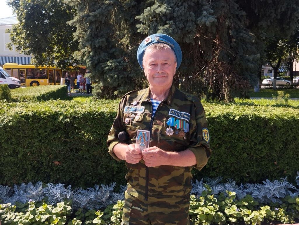 Праздник «крылатой пехоты» в Бобруйске: энергетики почтили память героев