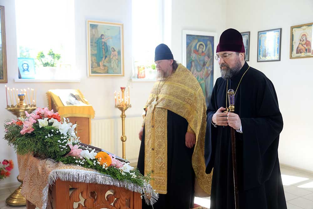 Епископ Бобруйский и Быховский совершил чин освящения колоколов и звонницы Петропавловского храма аг. Бацевичи