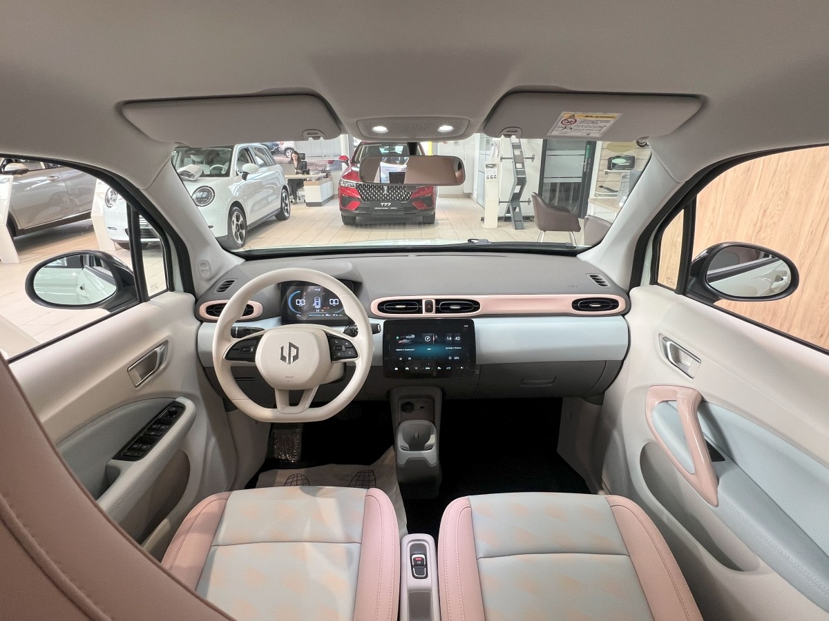 Такого еще не было. В Беларусь привезли ситикар Leapmotor T03 за 41 880 рублей