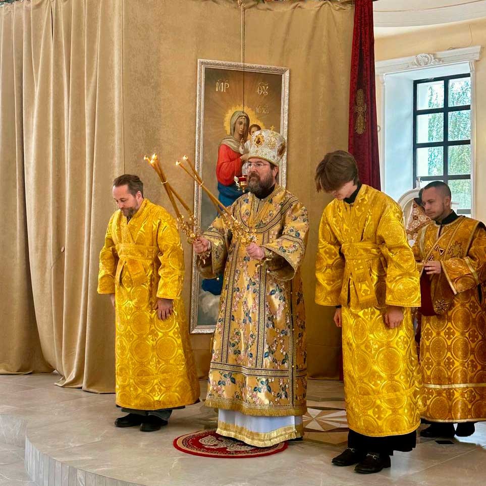 Торжественное перенесение мощей Александра Невского: архиерейское богослужение и особые гости