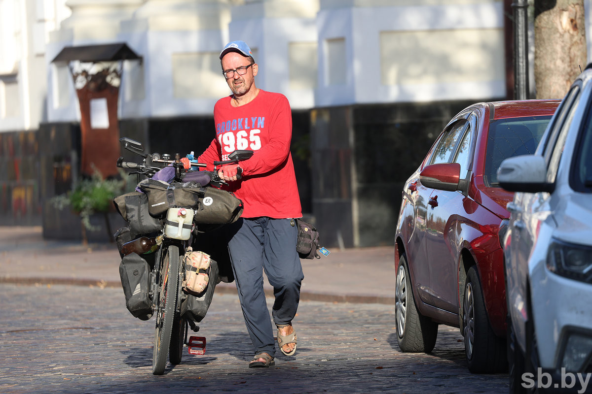 Пенсионер из Бобруйска проехал 118 райцентров и назвал Гродно самым «велосипедным»
