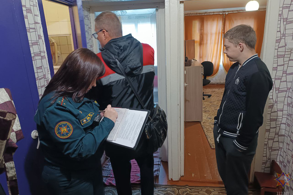 Спасатели проверили пожарную безопасность общежития на Ульяновской после ЧП