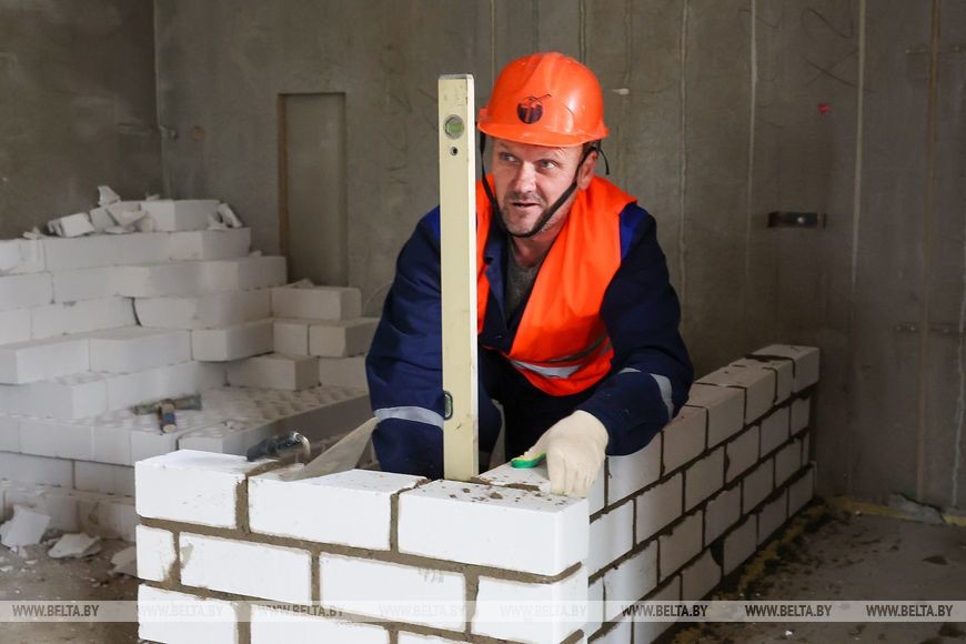 Студент из Бобруйского колледжа дебютировал на областном конкурсе каменщиков в Могилеве Студент из Бобруйского колледжа дебютировал на областном конкурсе каменщиков в Могилеве