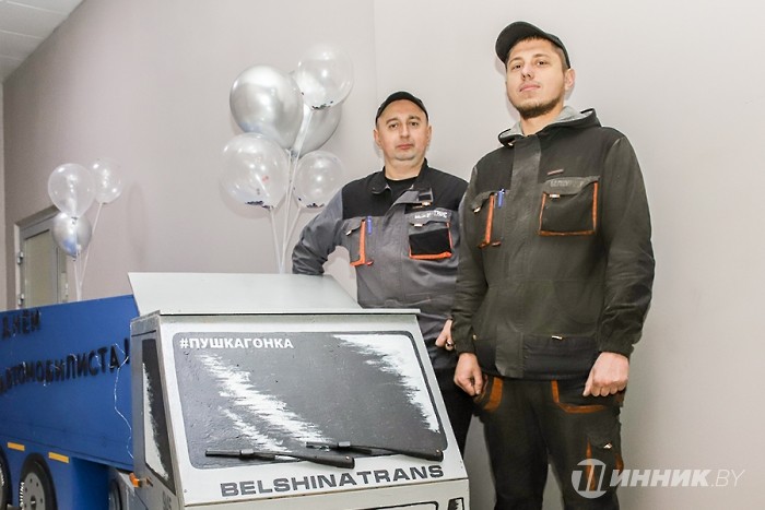 «МАЗ» – услада для глаз: на «БелшинаТранс» необычно украсили офис «МАЗ» – услада для глаз: на «БелшинаТранс» необычно украсили офис