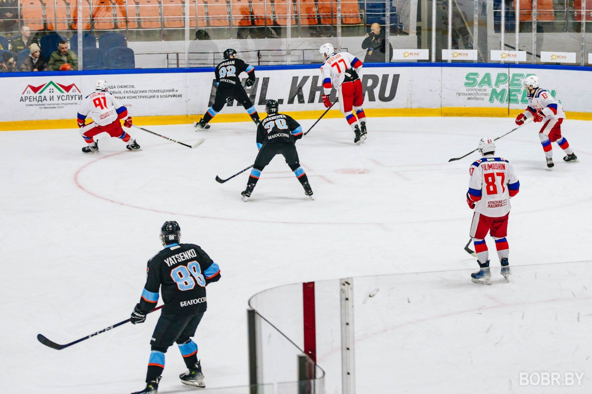 «Динамо-Шинник» всухую разбил «Красную Машину» «Динамо-Шинник» всухую разбил «Красную Машину»