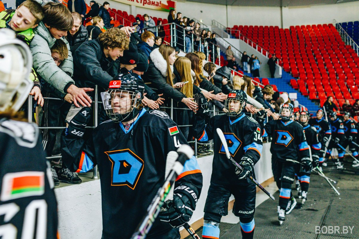 «Динамо-Шинник» всухую разбил «Красную Машину» «Динамо-Шинник» всухую разбил «Красную Машину»