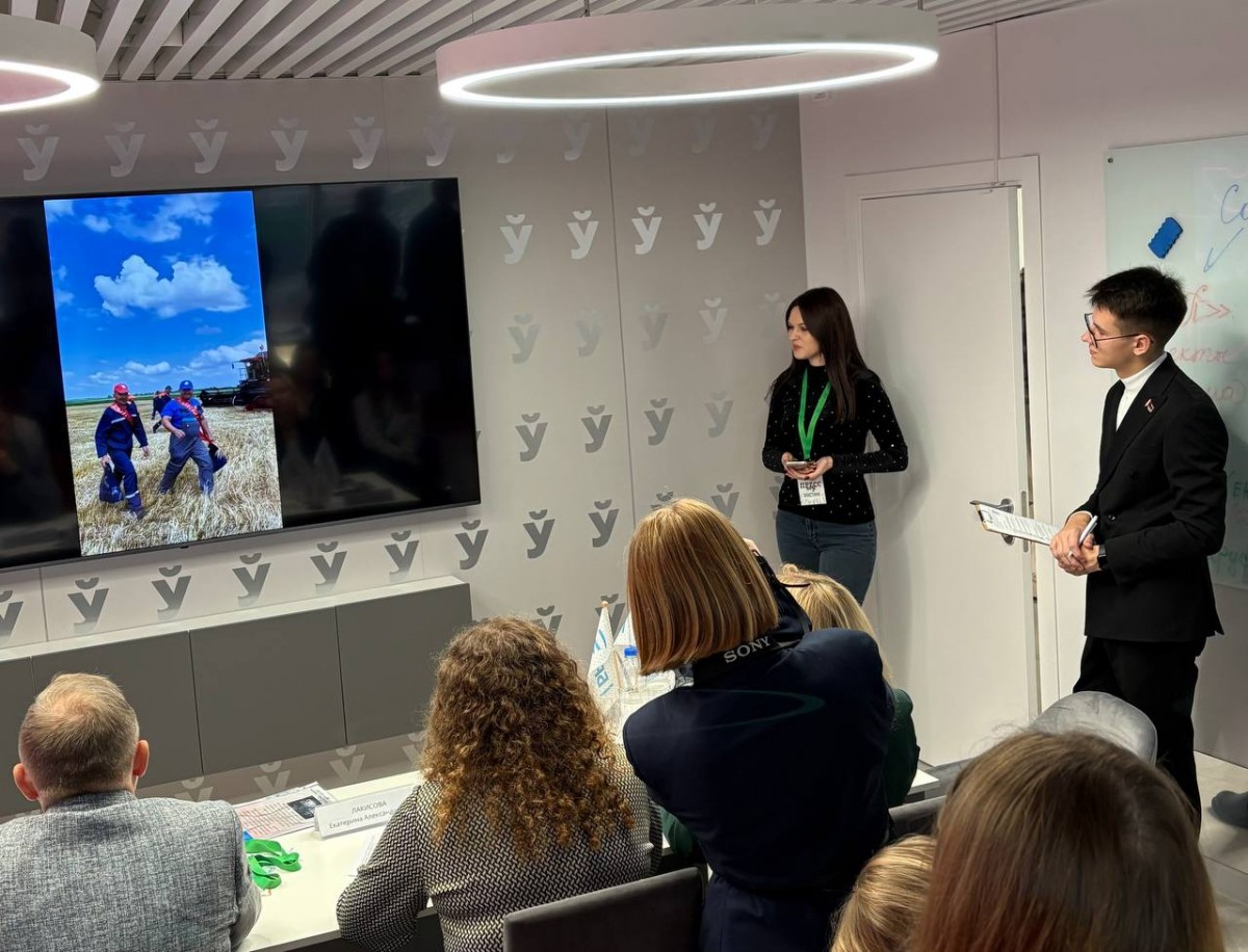 Ведущий корреспондент районной газеты «Трыбуна працы» Елизавета Беляшова представила Бобруйщину в финале IV республиканского конкурса молодых журналистов «Пресс-код» в номинации «Лучшая операторская работа».