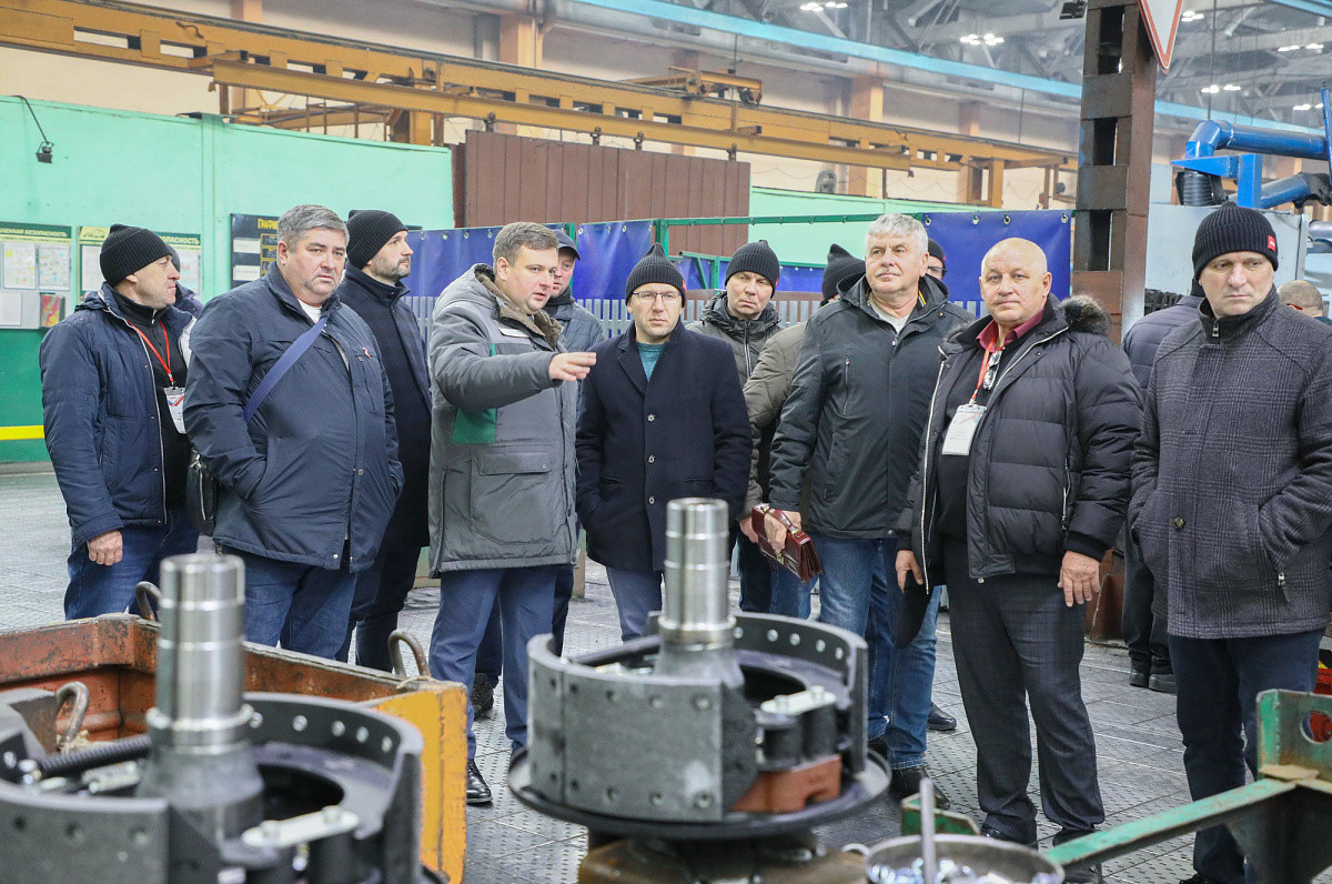 Делегация Омской области посетили «Бобруйскагромаш» Делегация Омской области посетили «Бобруйскагромаш»