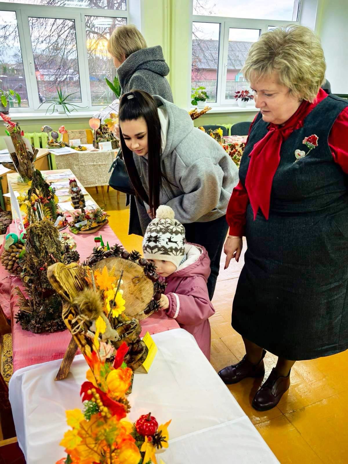 Вернисаж осенних сокровищ: в Бобруйске прошел яркий конкурс творческих работ Вернисаж осенних сокровищ: в Бобруйске прошел яркий конкурс творческих работ