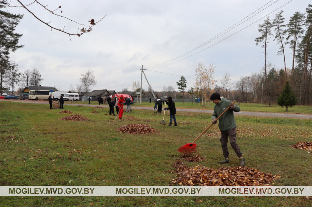 Бобруйские милиционеры организовали экскурсию для подростков