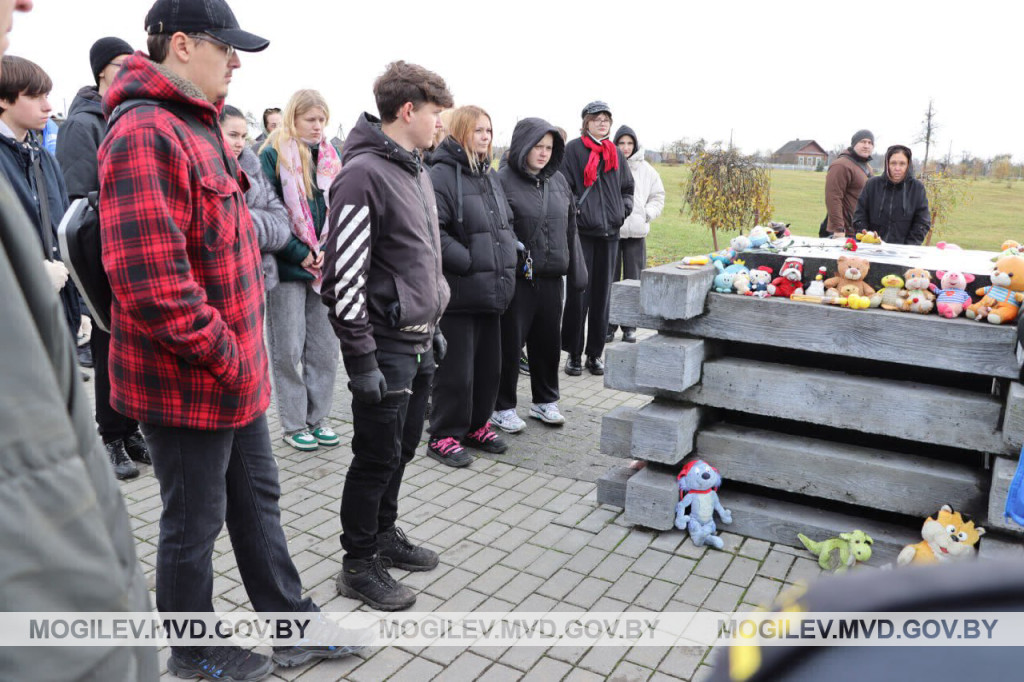 Бобруйские милиционеры организовали экскурсию для подростков