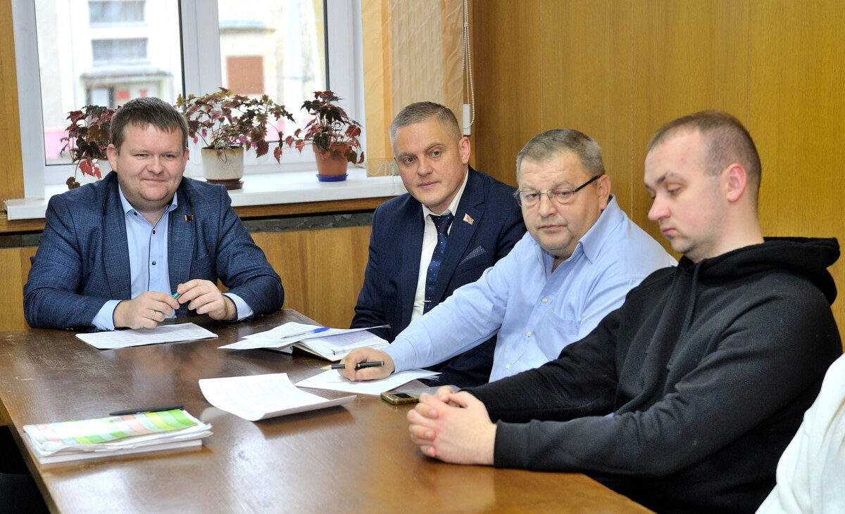 Шлях ад спецыяліста да першага намесніка: Аляксандр Каўранін натхніў маладых работнікаў «Агракамбіната Бабруйскі» Шлях ад спецыяліста да першага намесніка: Аляксандр Каўранін натхніў маладых работнікаў «Агракамбіната Бабруйскі»