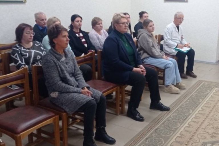 Председатель профсоюза обсудил с сотрудниками «Каменки» условия труда и безопасность Председатель профсоюза обсудил с сотрудниками «Каменки» условия труда и безопасность