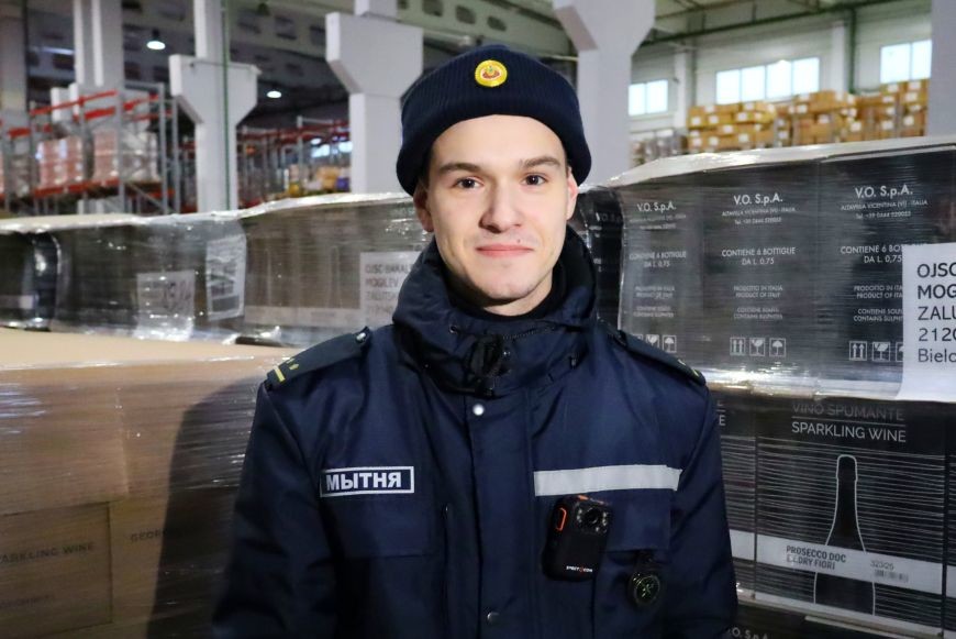 Бобруйские школьники знакомятся с профессией таможенника