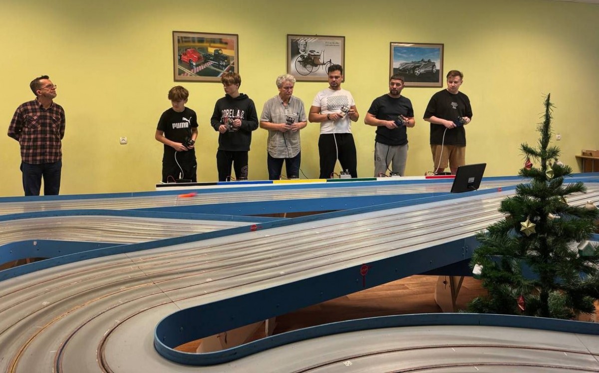 Юные конструкторы из Бобруйска завоевали серебро на Кубке Беларуси Юные конструкторы из Бобруйска завоевали серебро на Кубке Беларуси