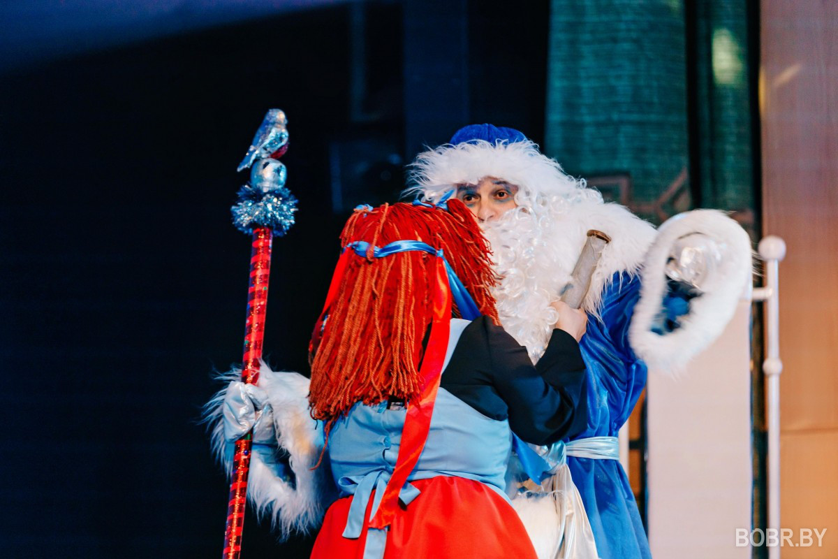 Новогоднее волшебство пришло в Бобруйск: в театре состоялась премьера сказки &laquo;Морозко&raquo;