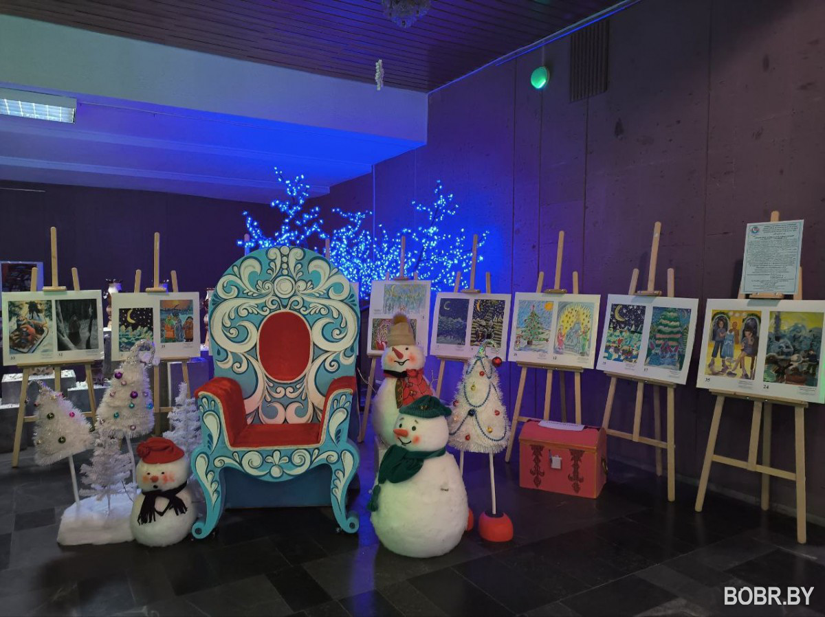 Выставка работ Краски Рождества