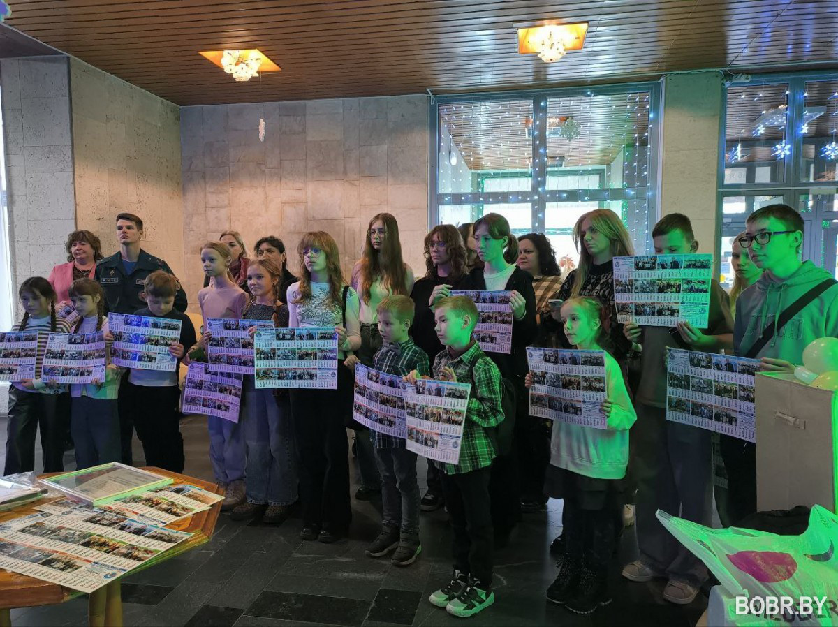 Выставка работ Краски Рождества