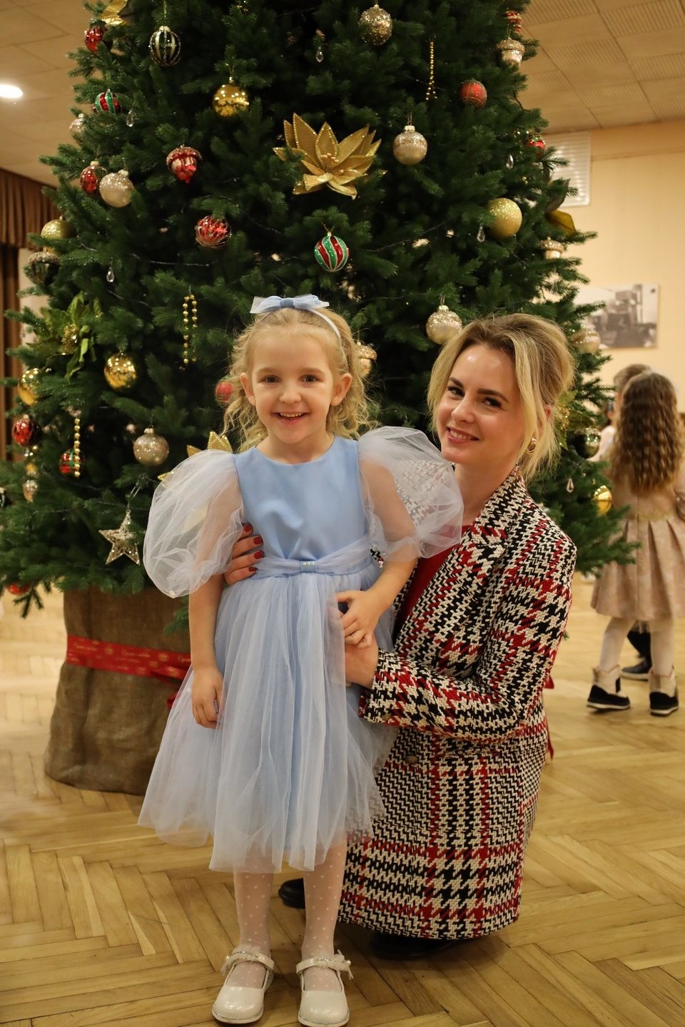 Сладкая традиция &laquo;Красного пищевика&raquo; - новогодний утренник для детей работников